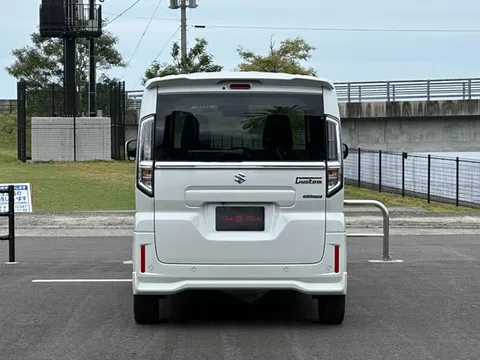Suzuki Spacia Custom