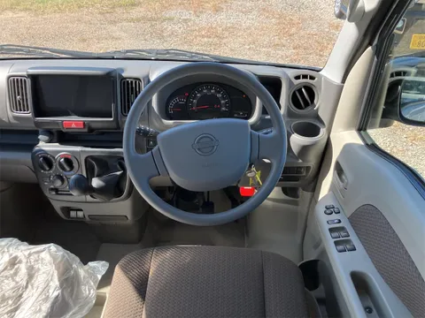 Nissan Clipper Van