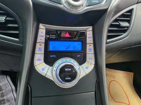 Hyundai Elantra (Avante)