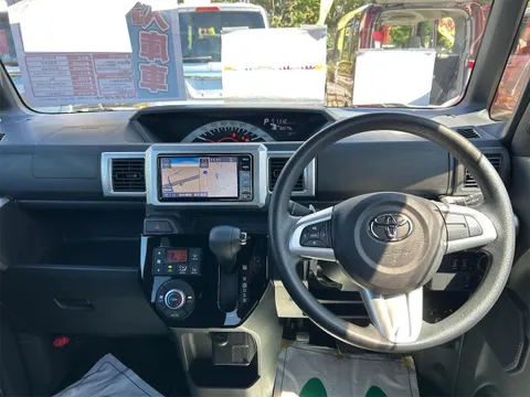 Toyota Pixis Mega