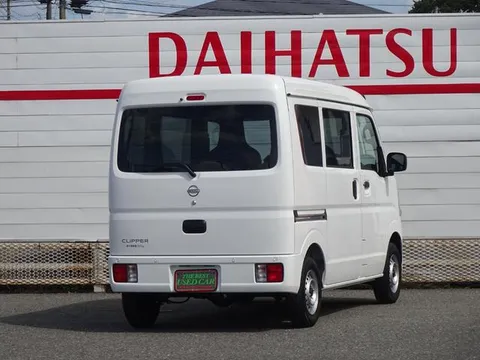 Nissan Clipper Van