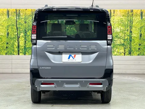Mitsubishi Delica Mini