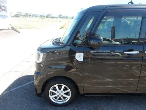 Toyota Pixis Mega