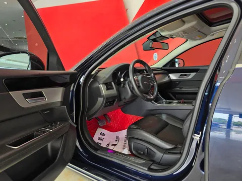 Jaguar XFL