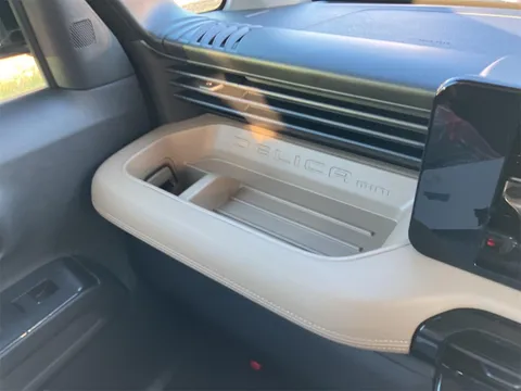 Mitsubishi Delica Mini