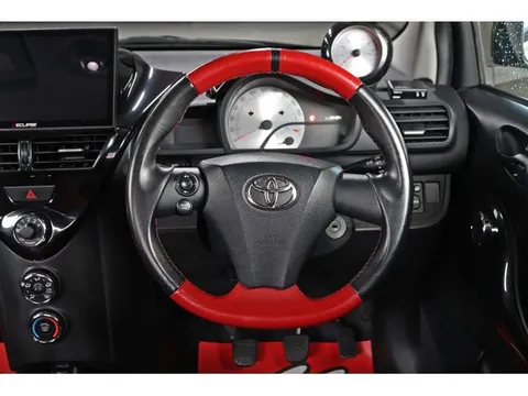 Toyota iQ