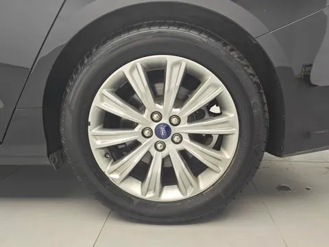 Ford Taurus