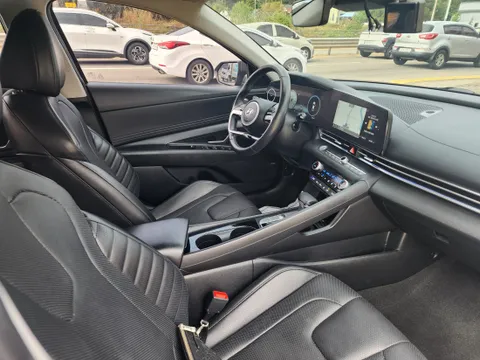 Hyundai Elantra (Avante)