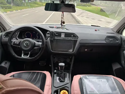 Volkswagen Tiguan L
