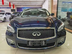 Infiniti Q70