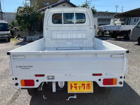 Mitsubishi Minicab Truck