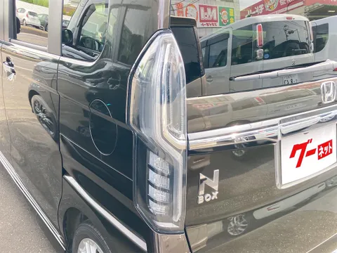 Honda N-BOX Custom