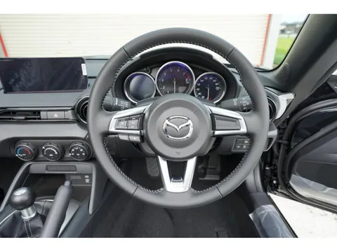 Mazda MX-5 (Roadster)