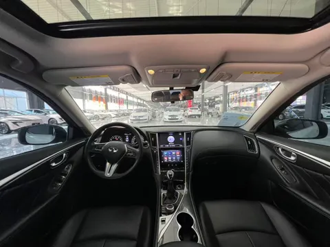 Infiniti Q50L