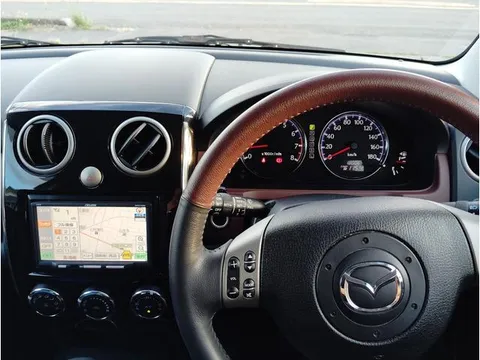 Mazda Verisa