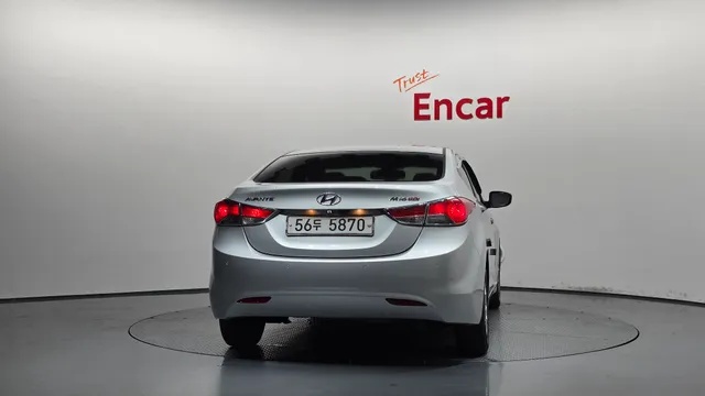 Hyundai Elantra (Avante)