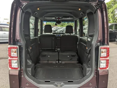 Toyota Pixis Mega
