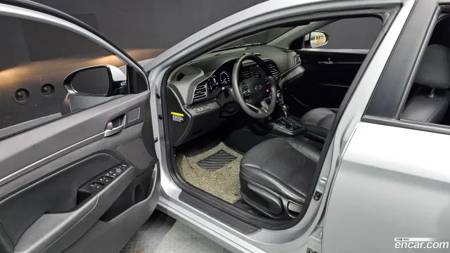 Hyundai Elantra (Avante)
