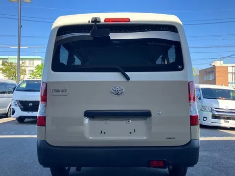 Toyota TownAce Van