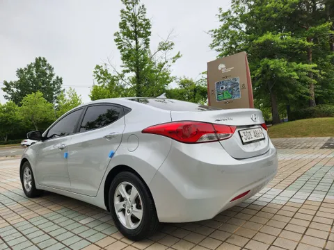 Hyundai Elantra (Avante)