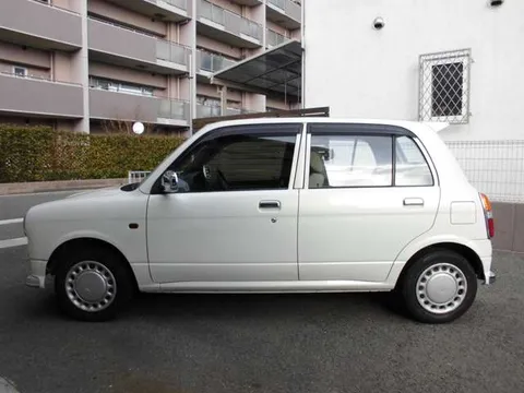 Daihatsu Mira Gino