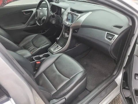 Hyundai Elantra (Avante)