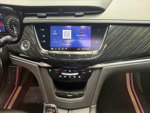 Cadillac XT6