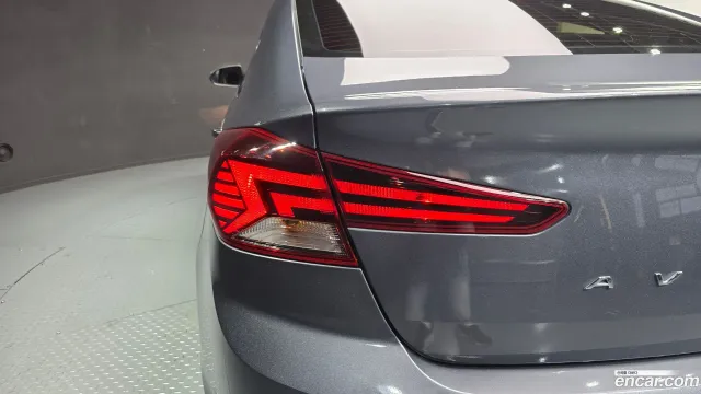 Hyundai Elantra (Avante)