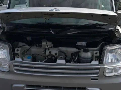 Mitsubishi Minicab Van