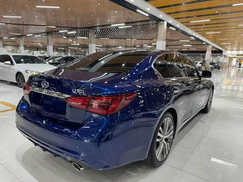 Infiniti Q50L