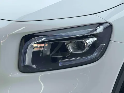 Mercedes-Benz Mercedes-Benz GLB