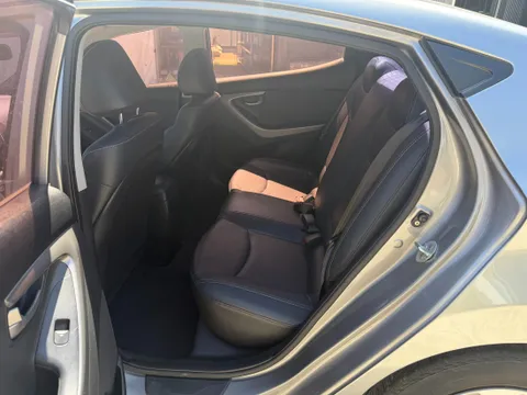 Hyundai Elantra (Avante)