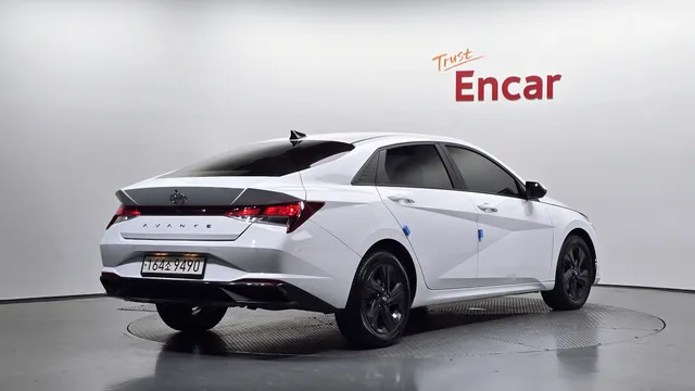 Hyundai Elantra (Avante)