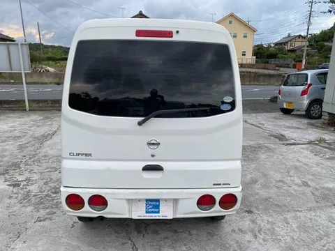 Nissan Clipper Van
