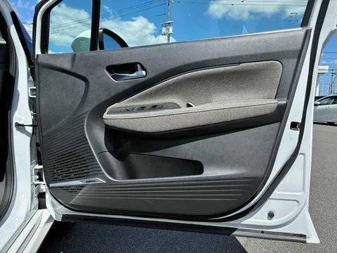 Nissan Note Aura