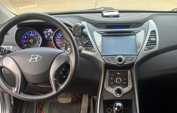 Hyundai Elantra (Avante)