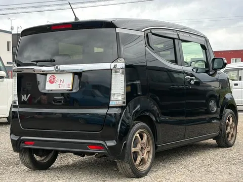 Honda N-BOX Slash