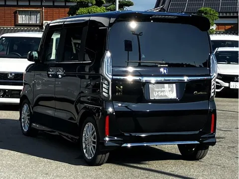 Honda N-BOX Custom