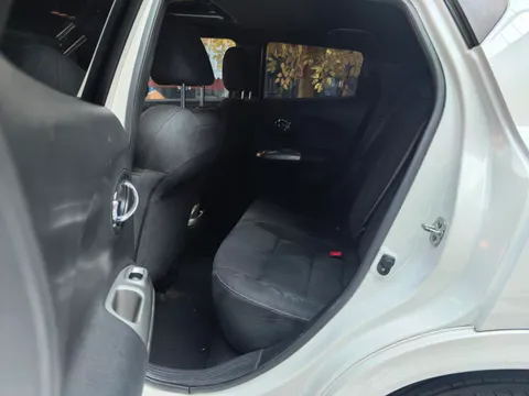 Infiniti ESQ