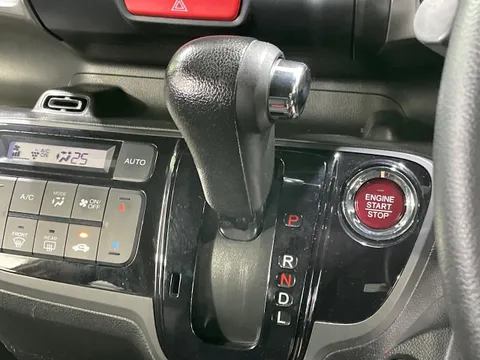Honda N-BOX Slash