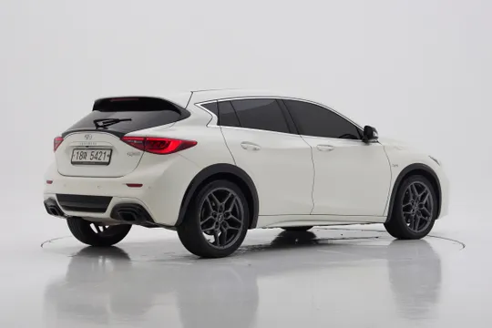 Infiniti Q30