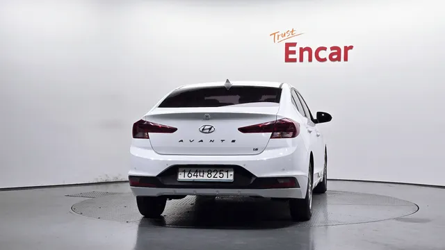 Hyundai Elantra (Avante)