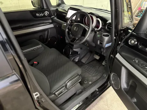 Honda N-BOX Slash