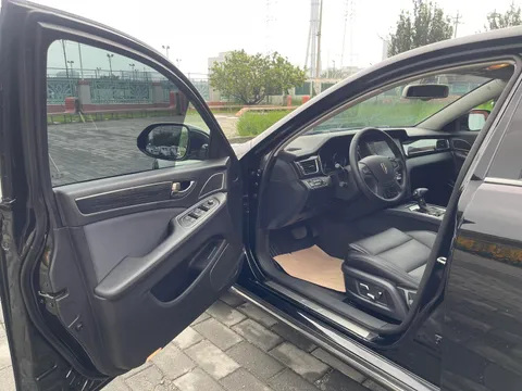 Hongqi H7