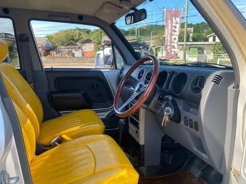 Daihatsu Naked