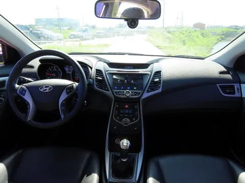 Hyundai Elantra (Avante)