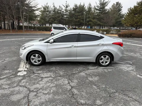 Hyundai Elantra (Avante)