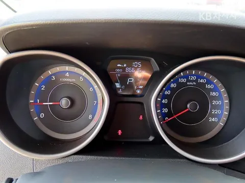 Hyundai Elantra (Avante)