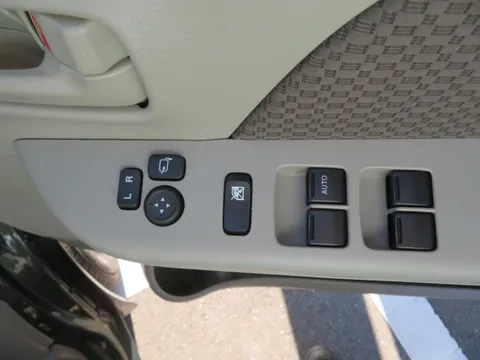 Mitsubishi Minicab Van