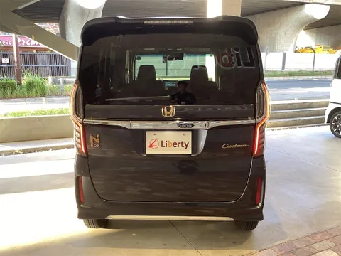 Honda N-BOX Custom